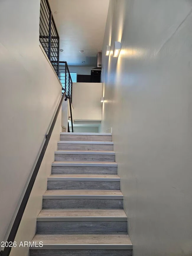 259 S Roosevelt St Tempe, AZ 85281 photo 2