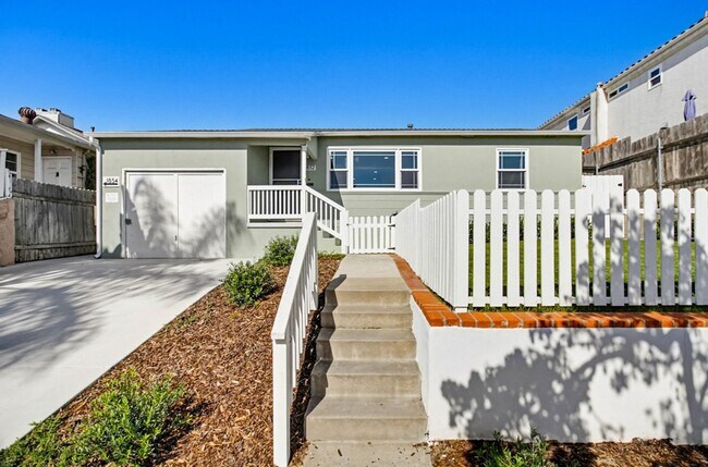 1854-1854 Chalcedony St San Diego, CA 92109