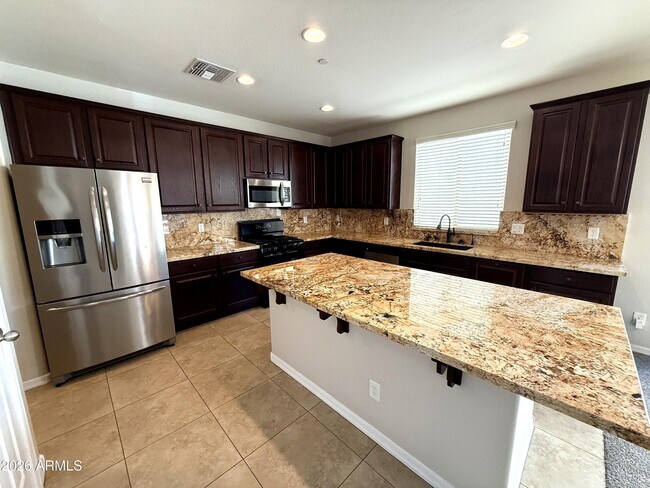 9237 W Coolbrook Ave Peoria, AZ 85382 photo 5