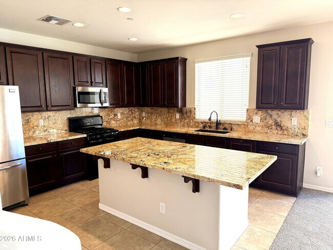 9237 W Coolbrook Ave Peoria, AZ 85382 photo 4