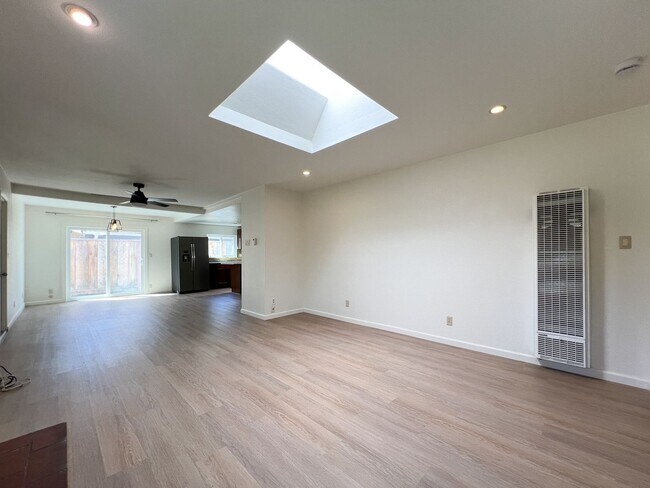 34 Queens Ct Napa, CA 94558 photo 4