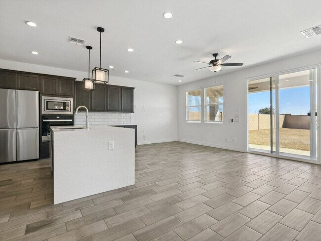 10997 N Hershey St Surprise, AZ 85388 photo 4