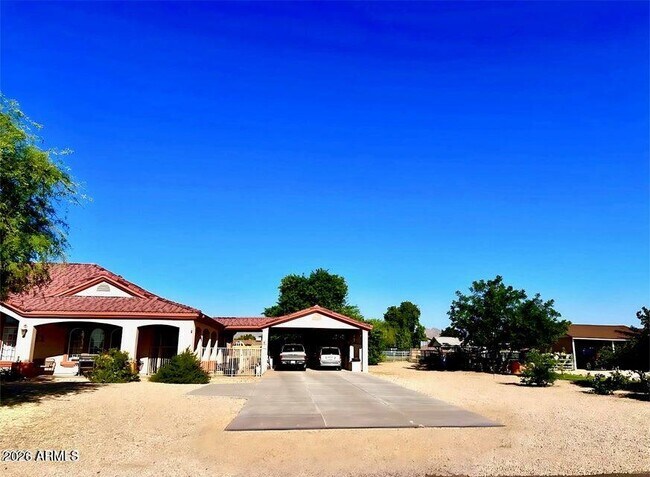 14202 N 180th Ave photo 5