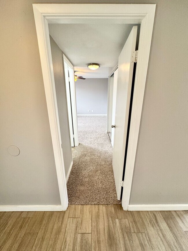 1057 E Frost Dr Tempe, AZ 85282 photo 4