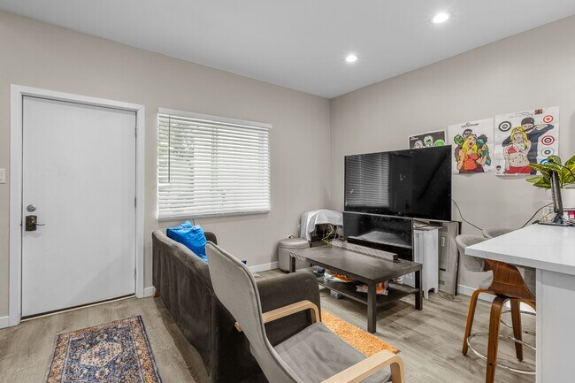 6323 Mesita Dr San Diego, CA 92115 photo 5