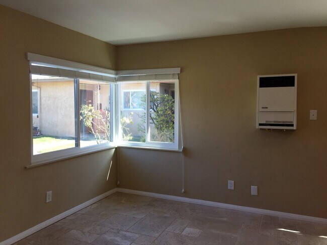 131 Daisy Ave Imperial Beach, CA 91932 photo 4
