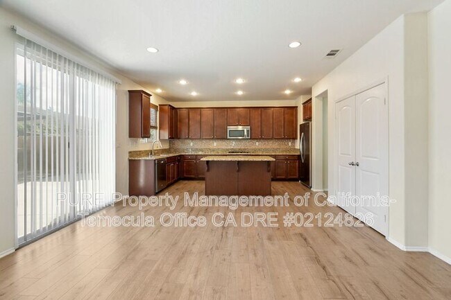 31295 Pinon Pine Cir Winchester, CA 92596 photo 5