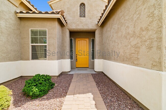 2631 W Rancho Laredo Dr Phoenix, AZ 85085 photo 3