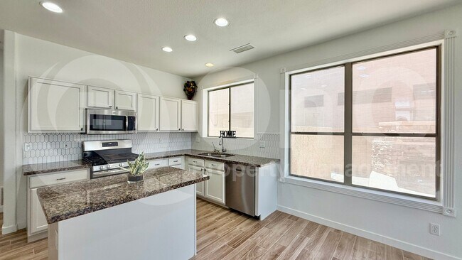 25828 N 67th Dr Peoria, AZ 85383 photo 2