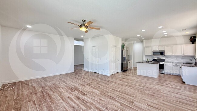 25828 N 67th Dr Peoria, AZ 85383 photo 5