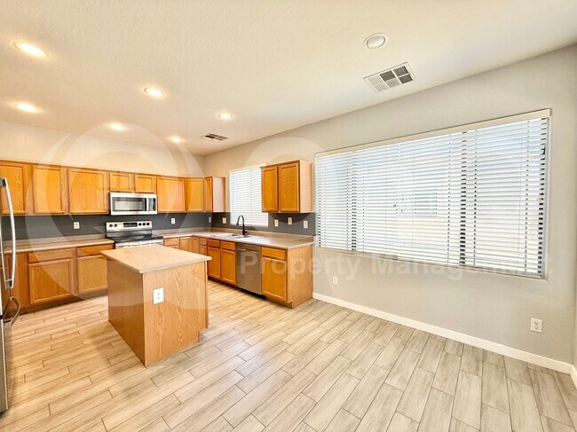 3575 E Calistoga Dr Gilbert, AZ 85297 photo 3