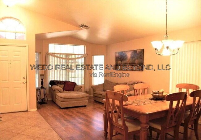 687 E Baylor Ln Chandler, AZ 85225 photo 2