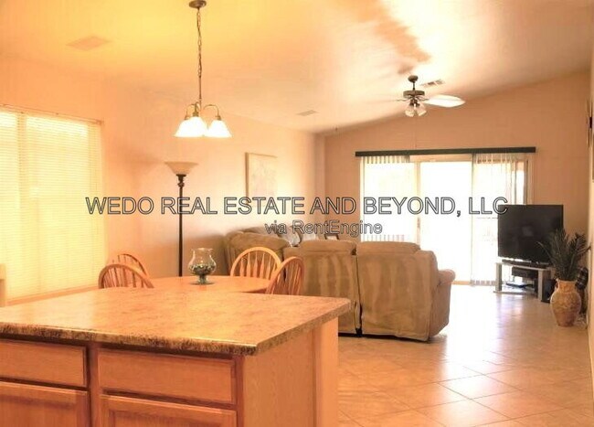 687 E Baylor Ln Chandler, AZ 85225 photo 3