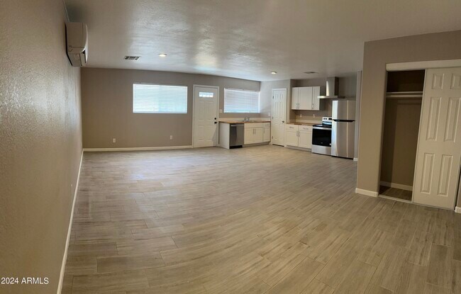 35211 N 49th St photo 5