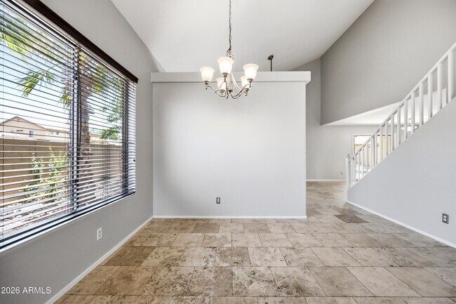 3289 E Waterman St photo 5