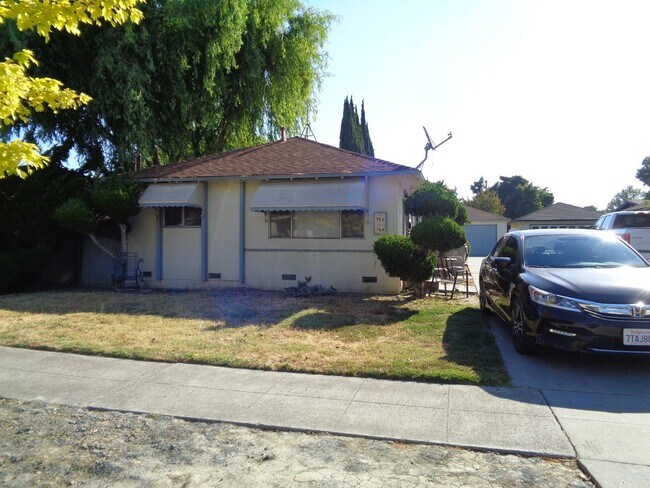 766 N 11th St San Jose, CA 95112 photo 3