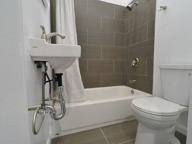 518 7th St Oakland, CA 94607 photo 5