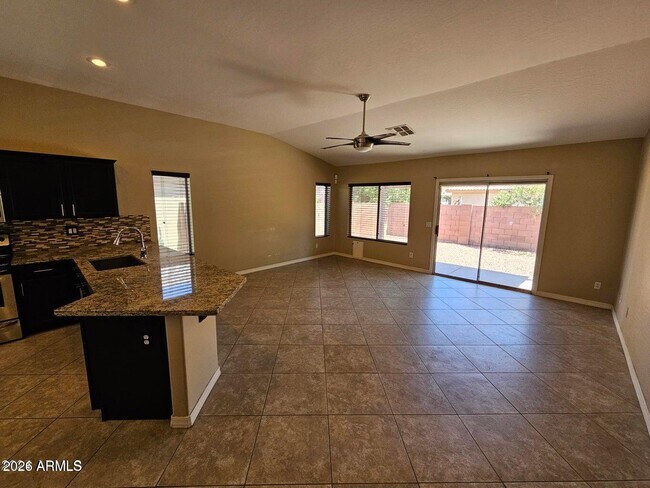 16804 N 20th St Phoenix, AZ 85022 photo 3