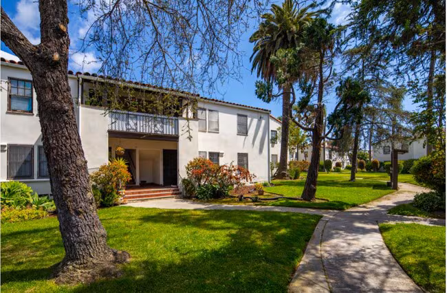 Las Palmas Apartments photo 3