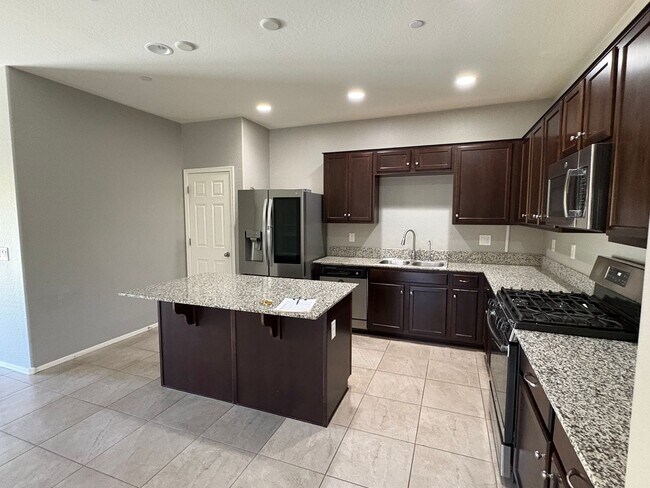 21248 W Palm Ln Buckeye, AZ 85396 photo 4