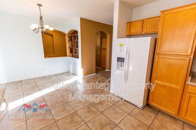 906 S Roca St Gilbert, AZ 85296 photo 4
