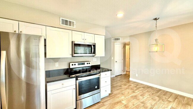 14834 North 21st Pl Phoenix, AZ 85022 photo 3