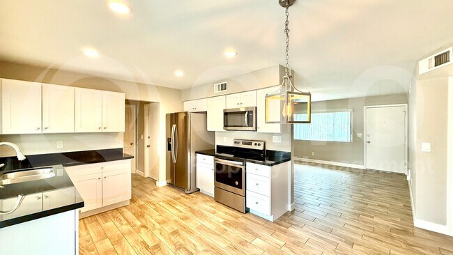 14834 North 21st Pl Phoenix, AZ 85022 photo 4