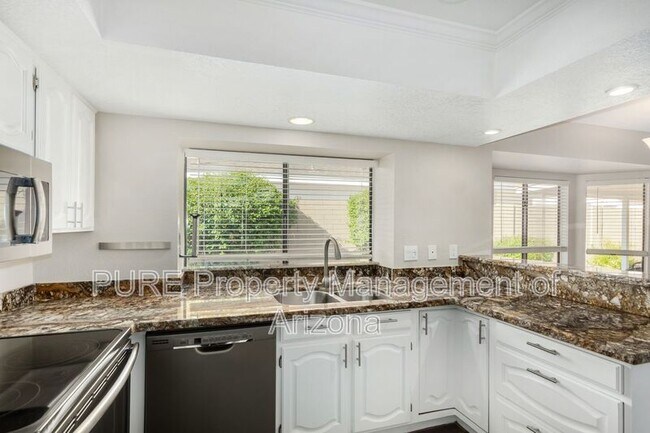 3306 E Taro Ln Phoenix, AZ 85050 photo 5