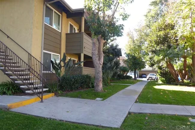 190 Avenida Descanso Oceanside, CA 92057 photo 2