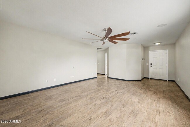 16550 N Naegel Dr Surprise, AZ 85374 photo 4