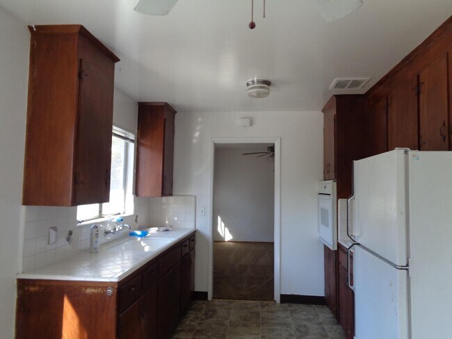 766 N 11th St San Jose, CA 95112 photo 4