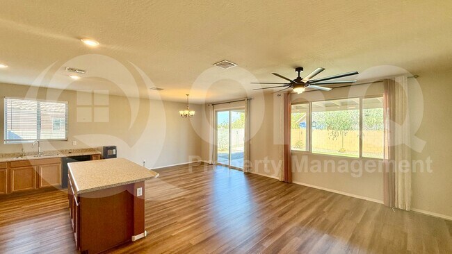 5215 S 18th Pl Phoenix, AZ 85040 photo 4