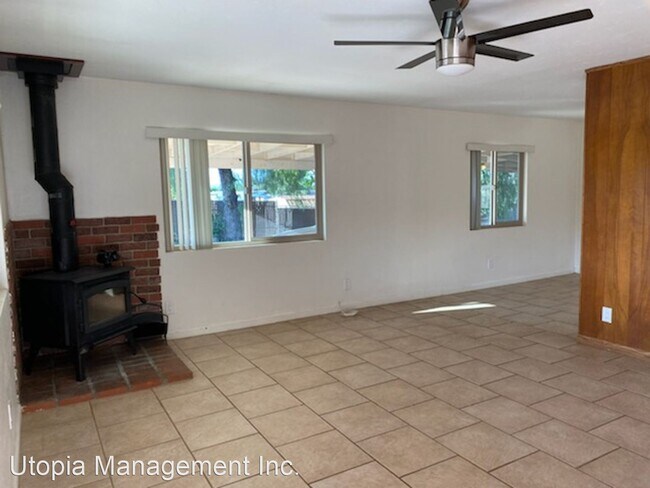 2245 Serena Hills Dr Ramona, CA 92065 photo 2