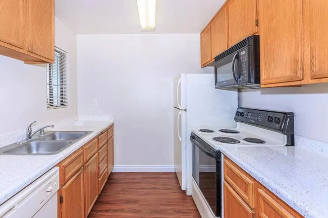 Windsong Apartments photo 3