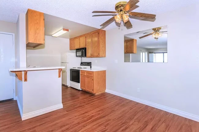 Windsong Apartments photo 2