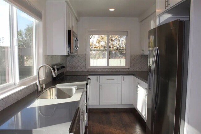 531 Camino Del Mar Del Mar, CA 92014 photo 3