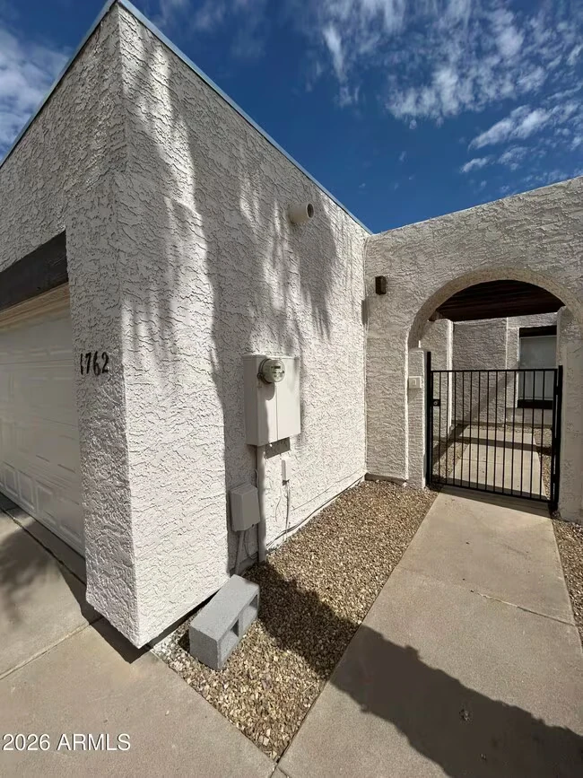 1762 W Colt Rd Chandler, AZ 85224 photo 3