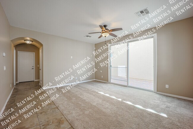 890 S Almira Ave Gilbert, AZ 85296 photo 4