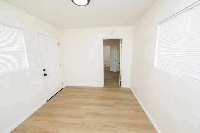 1053 Florence St Imperial Beach, CA 91932 photo 5