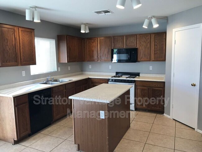 12525 W Rosewood Ln El Mirage, AZ 85335 photo 2