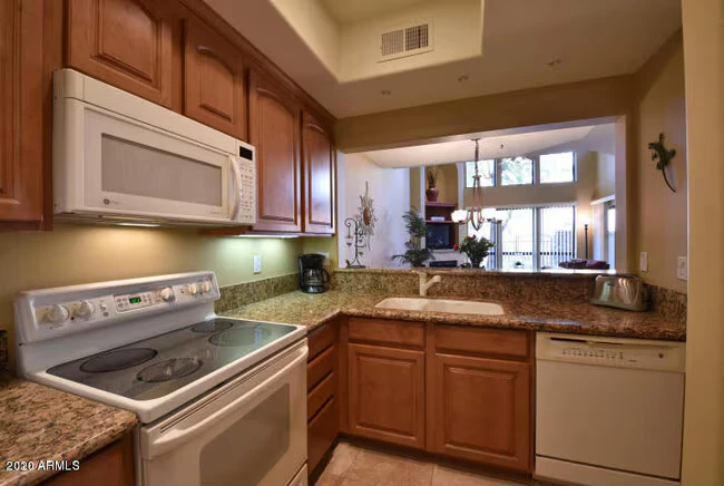 7641 E Indian Bend Rd Scottsdale, AZ 85250 photo 4