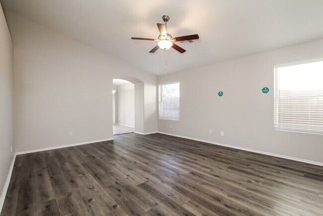 15434 W Gelding Dr Surprise, AZ 85379 photo 4