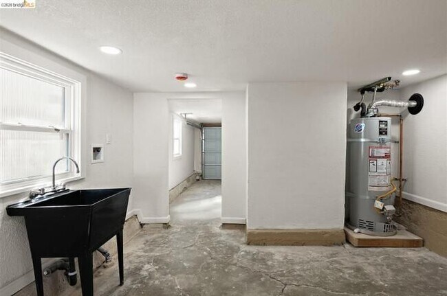 3534 68th Ave Oakland, CA 94605 photo 5