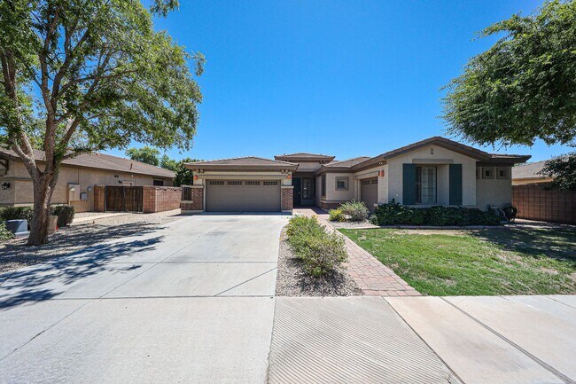 445 W Seagull Dr Chandler, AZ 85286 photo 2