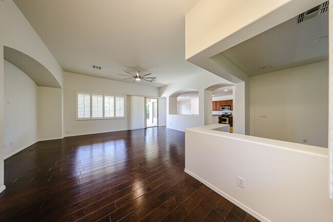 445 W Seagull Dr Chandler, AZ 85286 photo 4