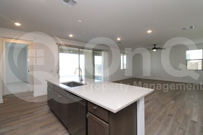 17984 W Vogel Ave Goodyear, AZ 85338 photo 4