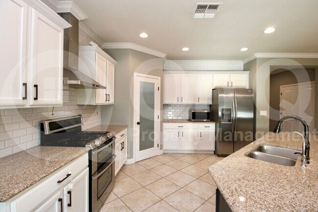 1641 W Red Bird Rd Phoenix, AZ 85085 photo 4