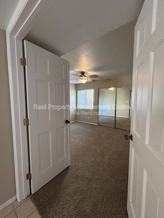 9465 N 92nd St Scottsdale, AZ 85258 photo 3