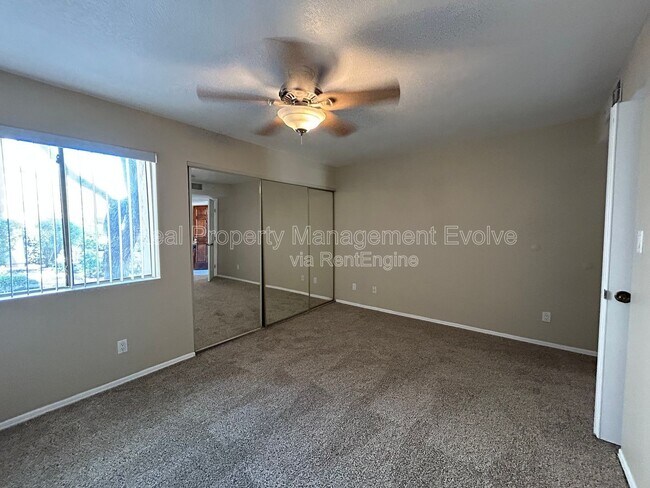 9465 N 92nd St Scottsdale, AZ 85258 photo 5