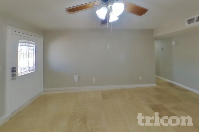 6237 W Marconi Ave Glendale, AZ 85306 photo 3